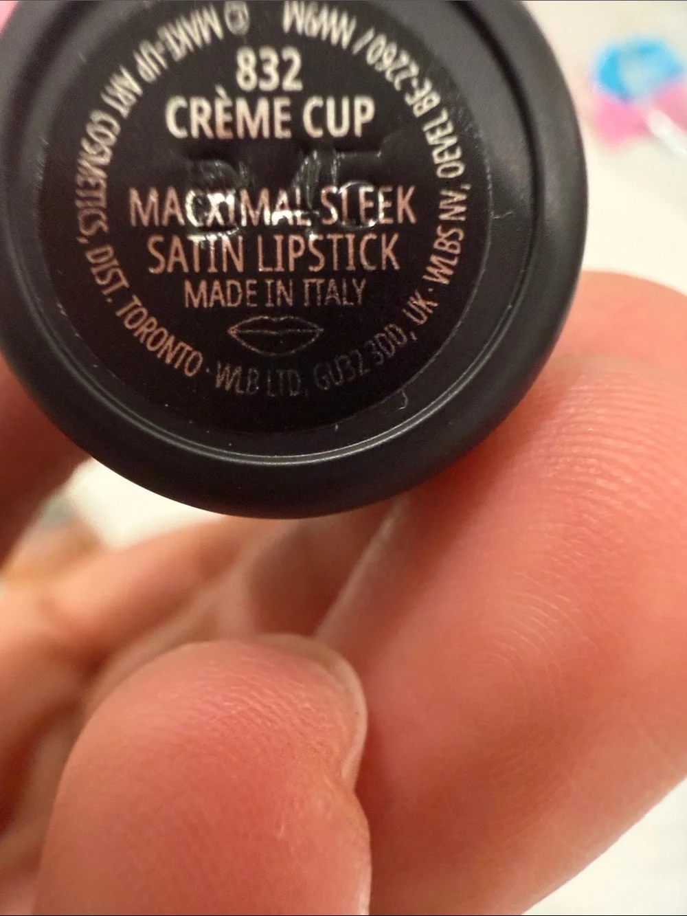 Brand new MAC Cosmetics Primed Sleek Satin Lipstick - Peachy Coral